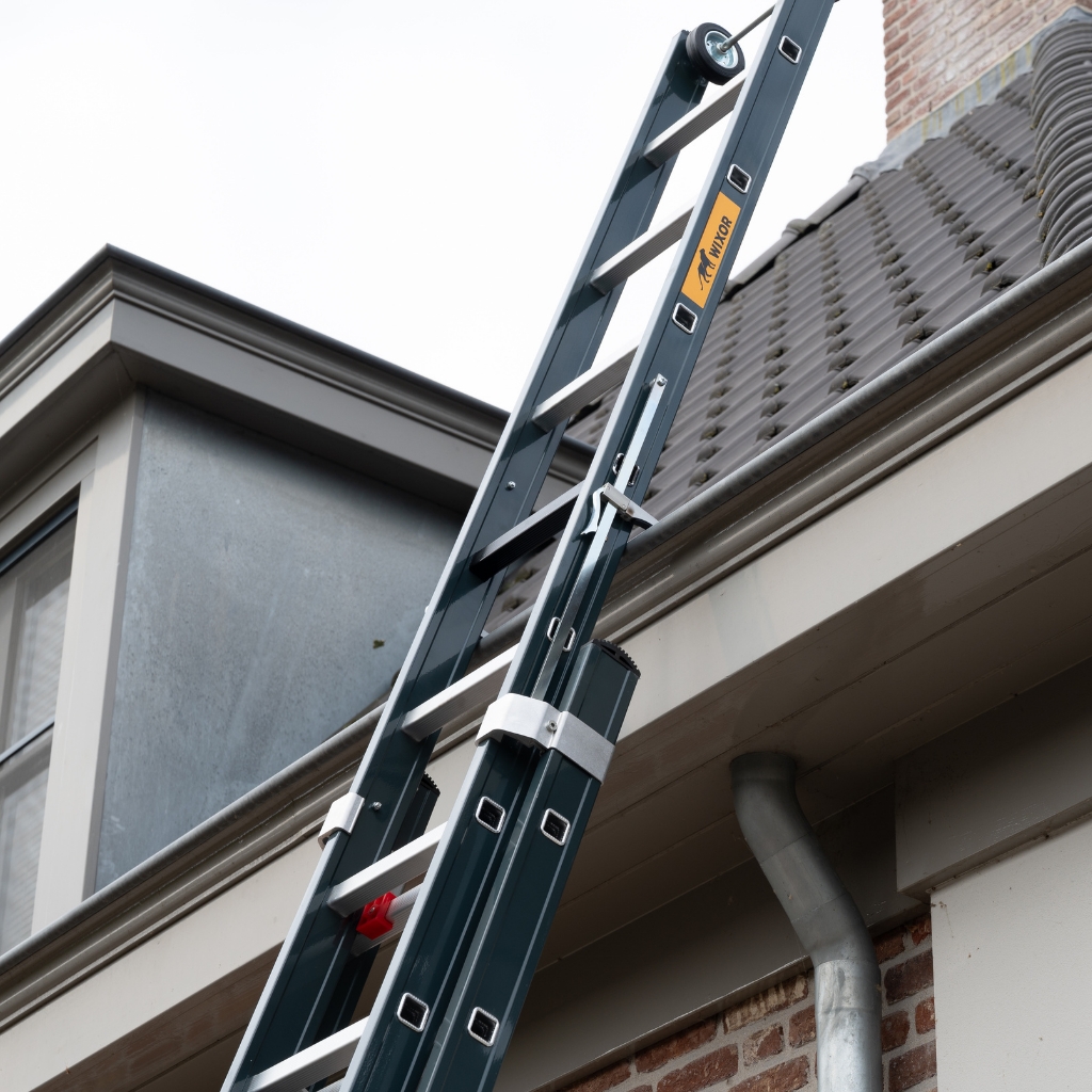 Wixor - Smart Level Ladder - TopSafe systeem aan de dakgoot